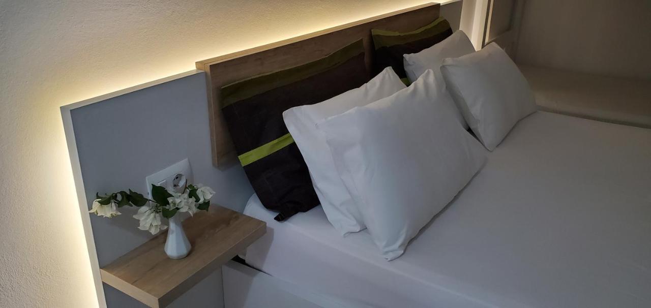 The Hill Apartment Sarande Bagian luar foto