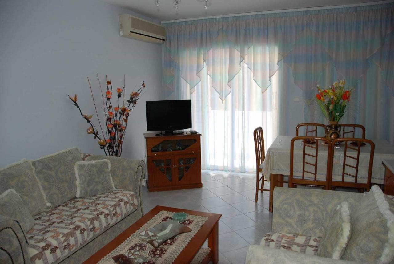 The Hill Apartment Sarande Bagian luar foto