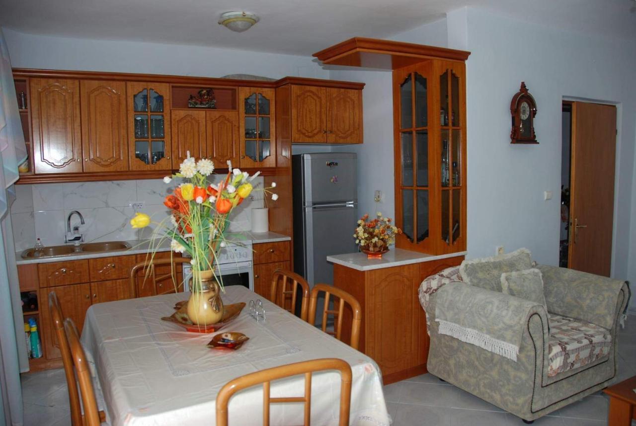 The Hill Apartment Sarande Bagian luar foto